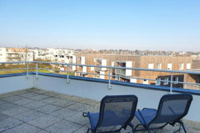 Le Castel d'Orne - Terrasse & Piscine en été